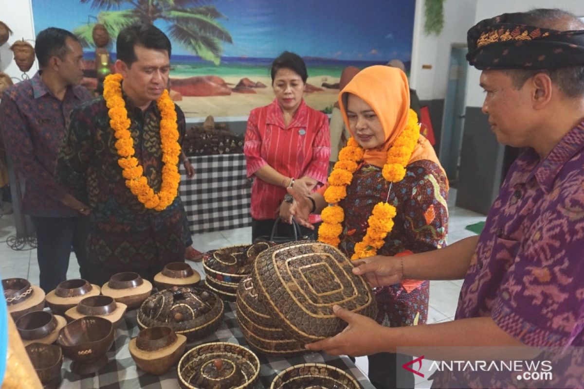 Industri batok kelapa wakili Klungkung ke tingkat nasional