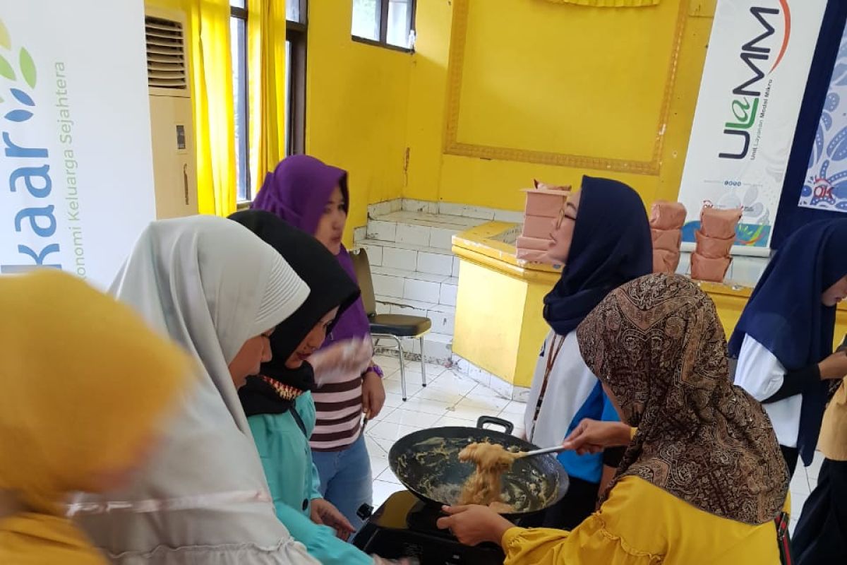 PNM ajari emak-emak Berelir buat aneka kue basah