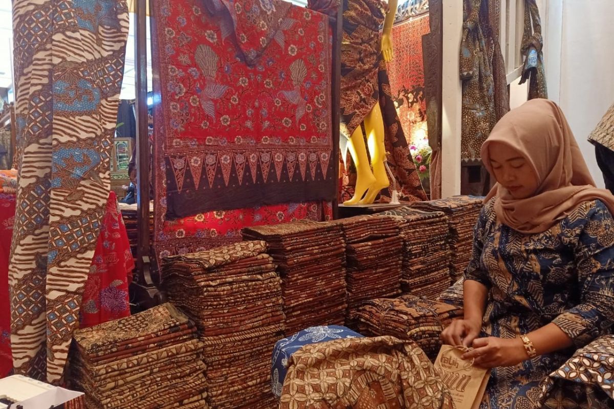 Pameran WARISAN hadirkan lebih 130 stan batik hingga mutiara