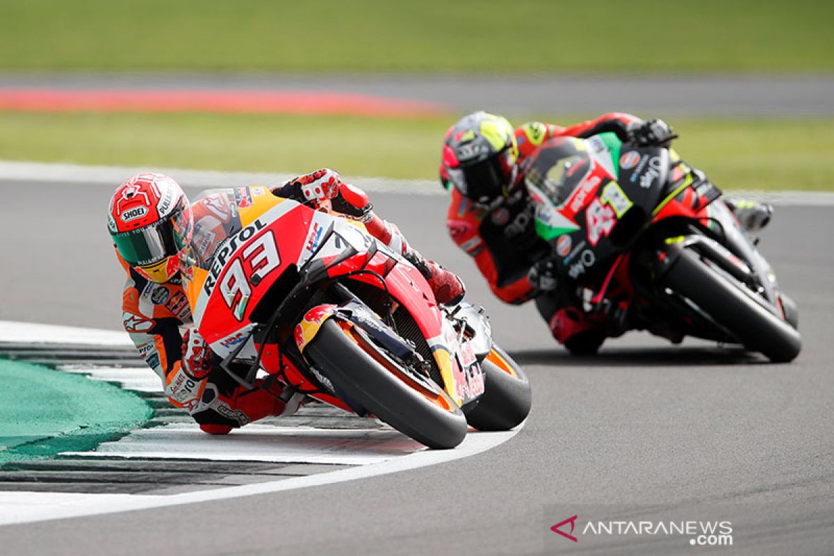 Sisihkan Rossi, Marquez rebut pole position di Silverstone