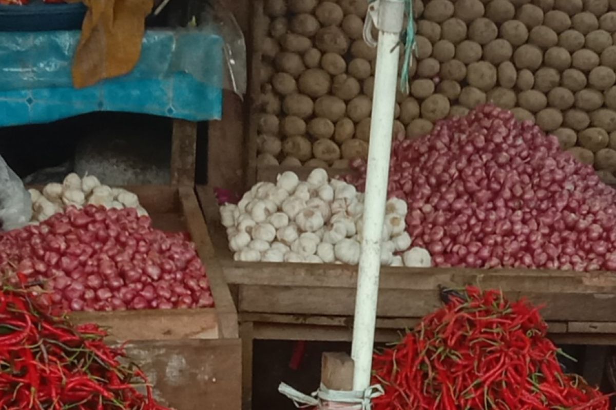 Harga bawang merah di di pasar tradisional Ambon naik