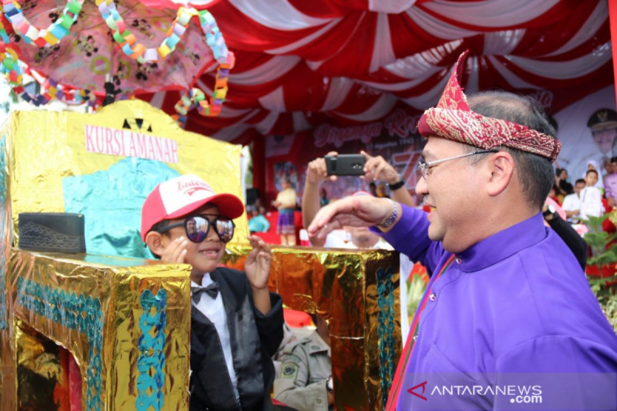 162 peserta ramaikan pawai Karnaval  HUT Ke-74 RI di Pangkalpinang