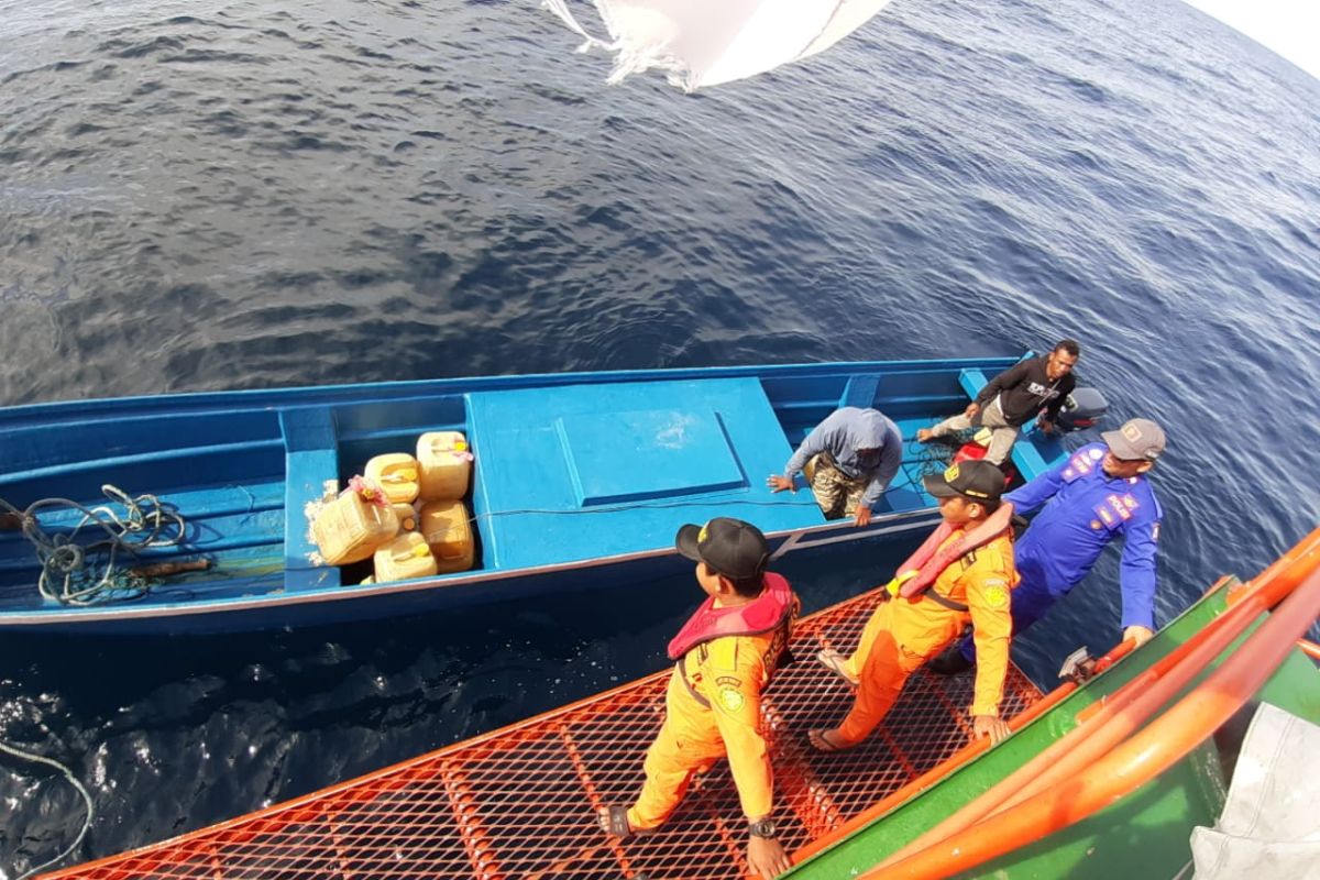 Basarnas Ternate temukan tiga korban longboat hilang