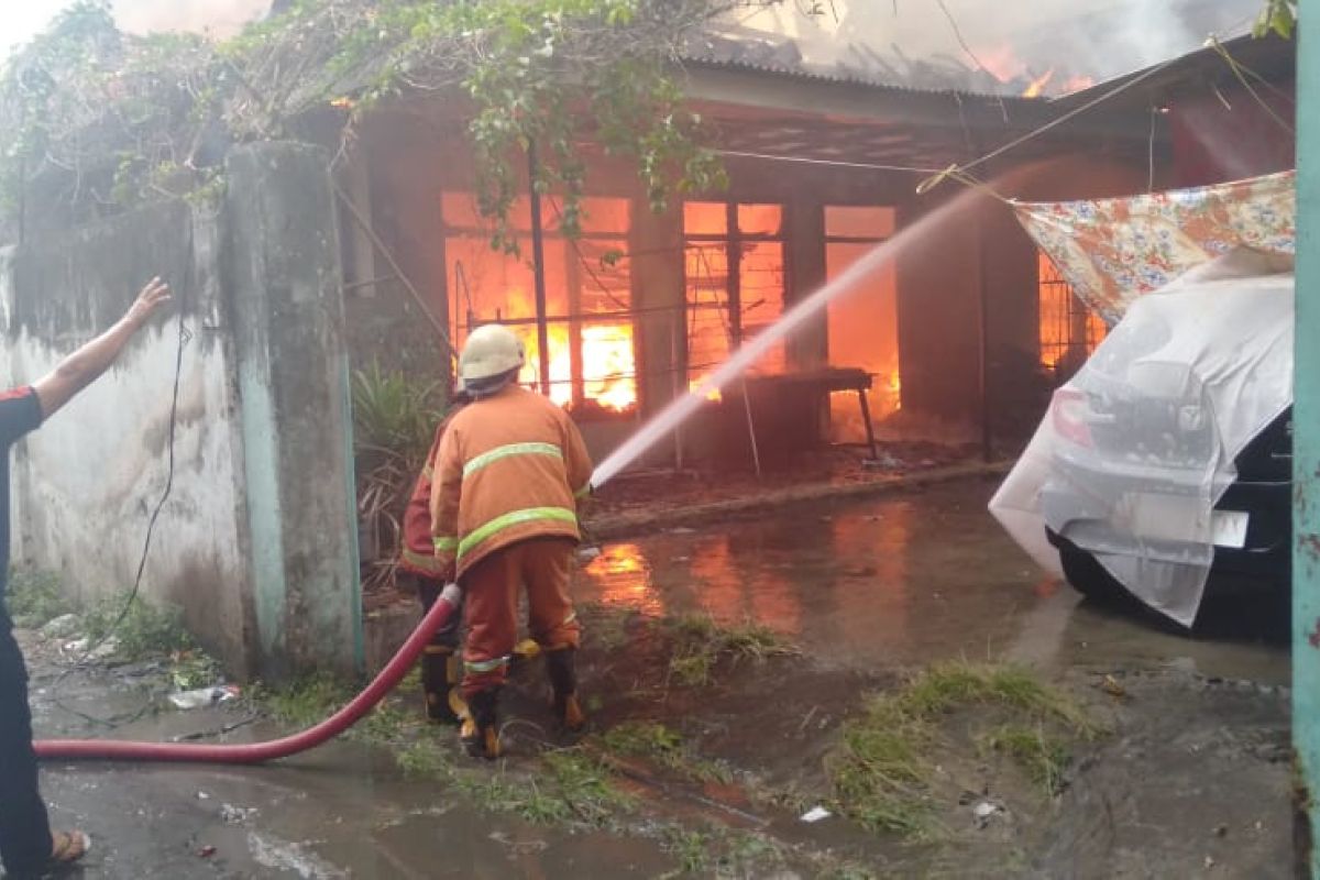 Permukiman dekat rumah dinas Wabup Tulungagung terbakar