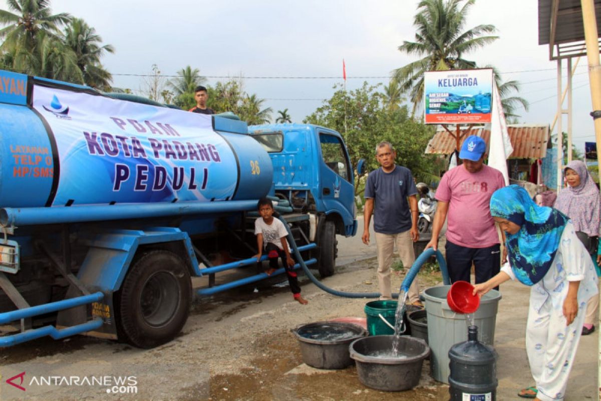 PDAM Padang bantu warga terdampak kekeringan