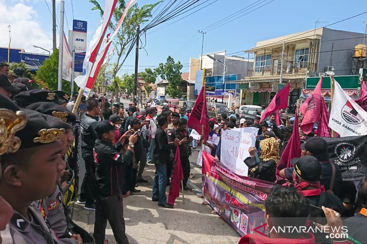 Kejari periksa 70 orang guru di Sampang terkait korupsi