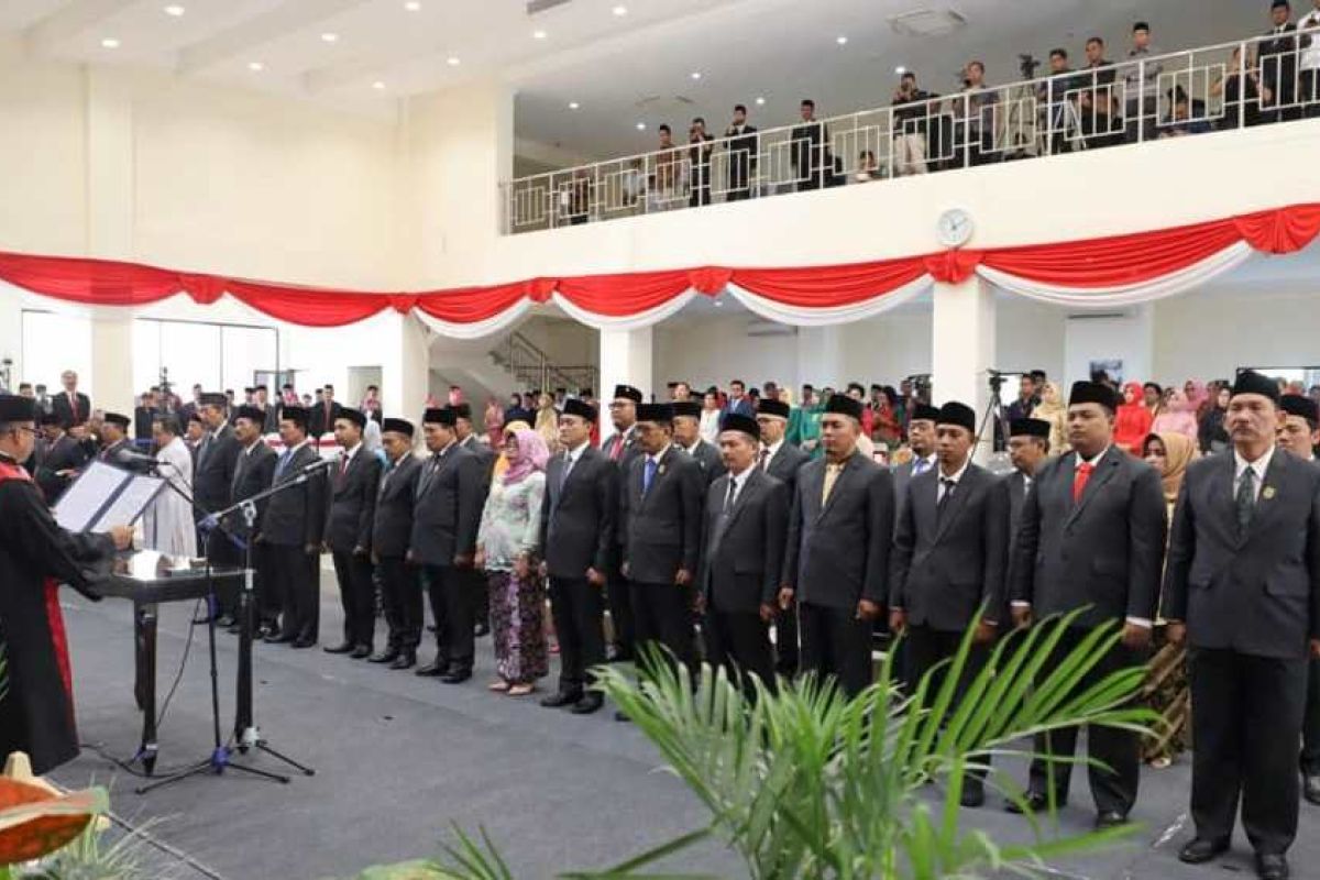 Resmi dilantik, 30 anggota DPRD Kota Madiun siap bertugas