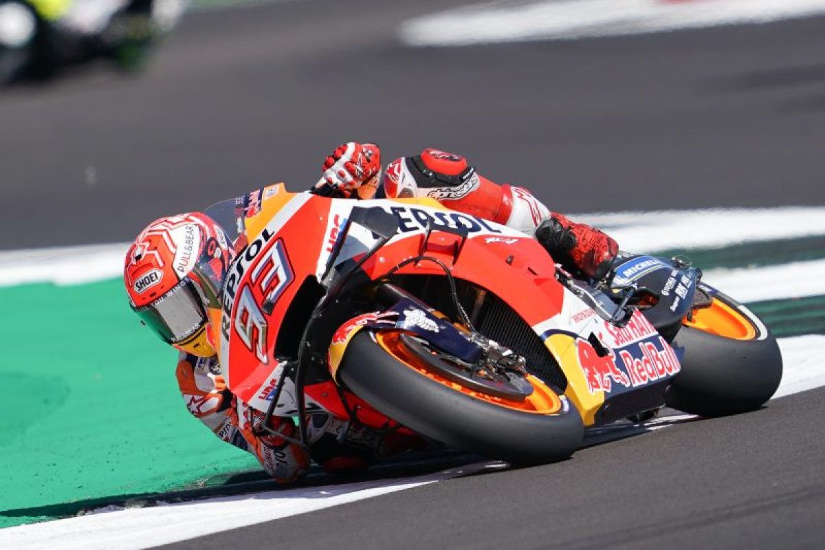 Marc Marquez gagalkan Rossi rebut pole position di Silverstone