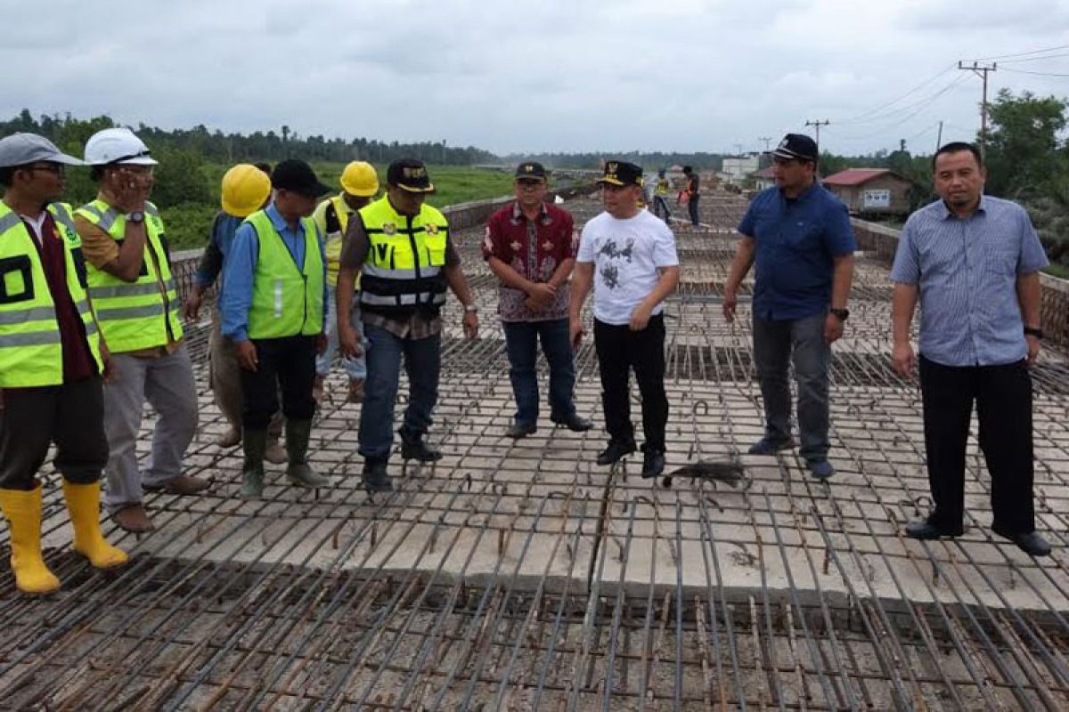 Gubernur Kalteng cek jalan layang Pangkalan Bun - Kotawaringin Lama