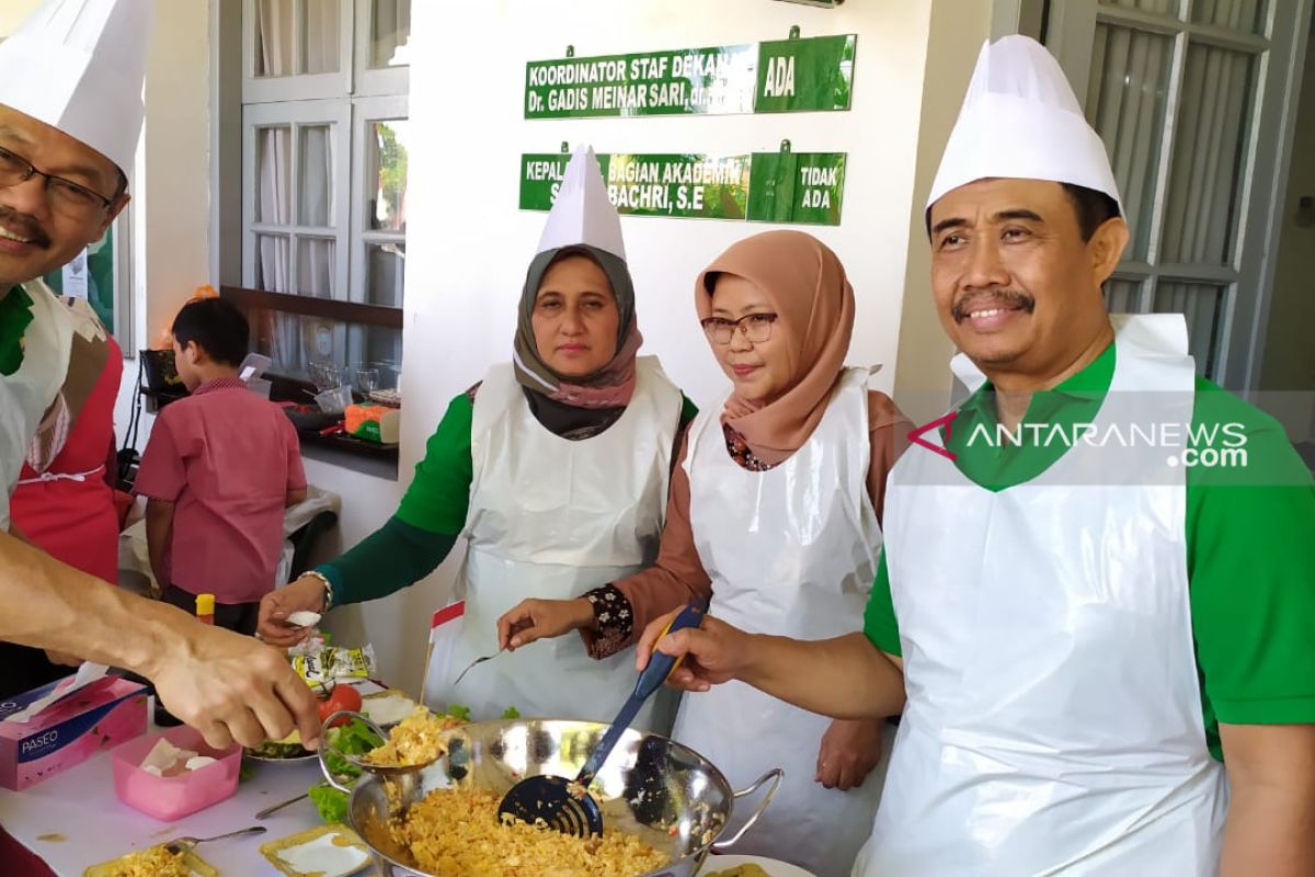 Peringati HUT RI, FK Unair gelar lomba memasak antardosen