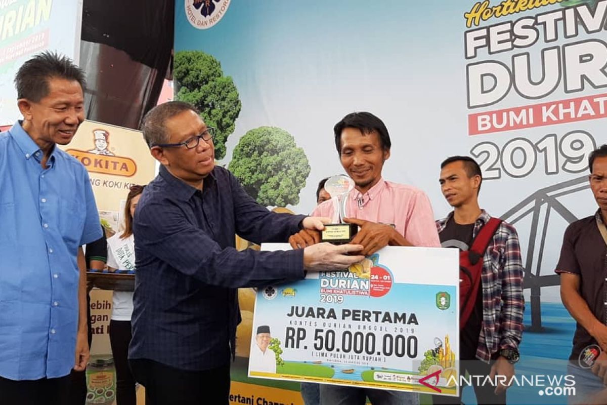 Durian kunyit asal Kembayan Sanggau juara kontes durian 2019