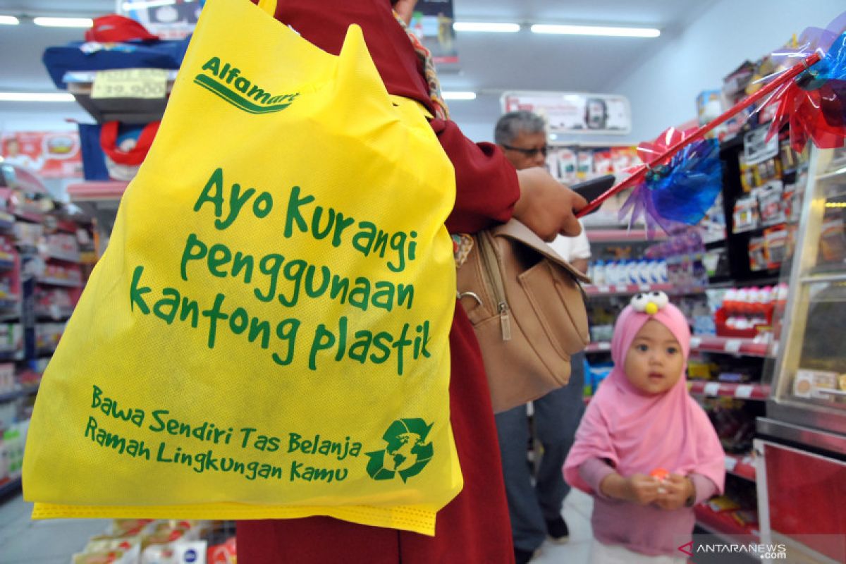 Hoaks, belanja bawa plastik di Denpasar kena denda Rp500 ribu