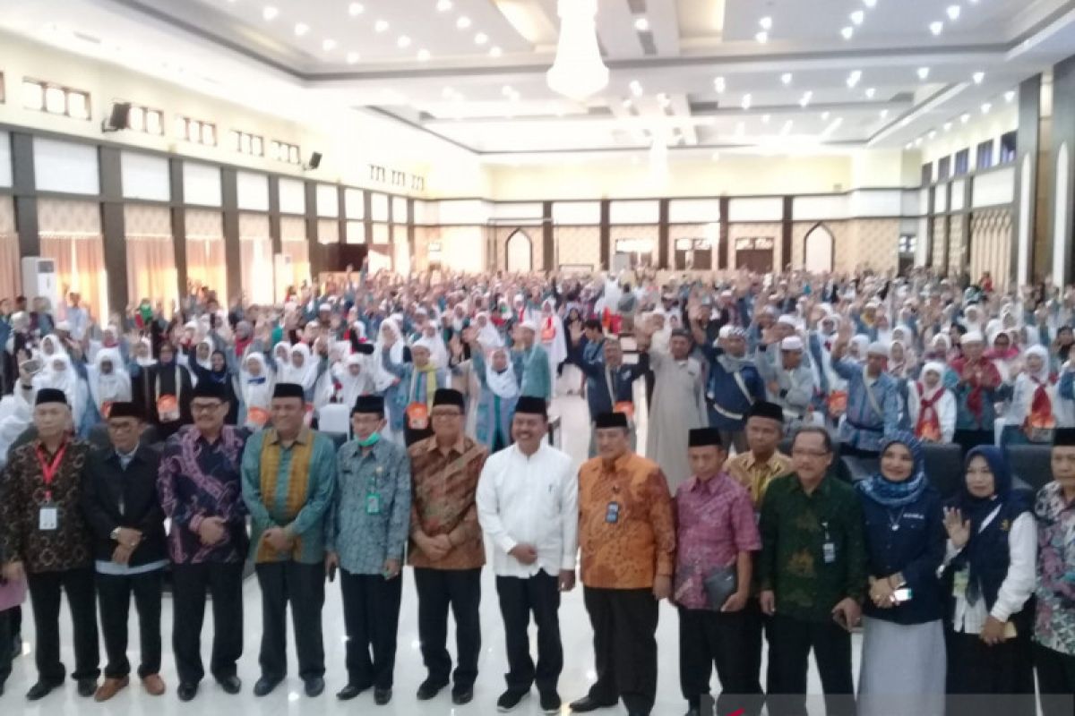 Jamaah haji kloter 10 asal Sulbar tiba di Makassar