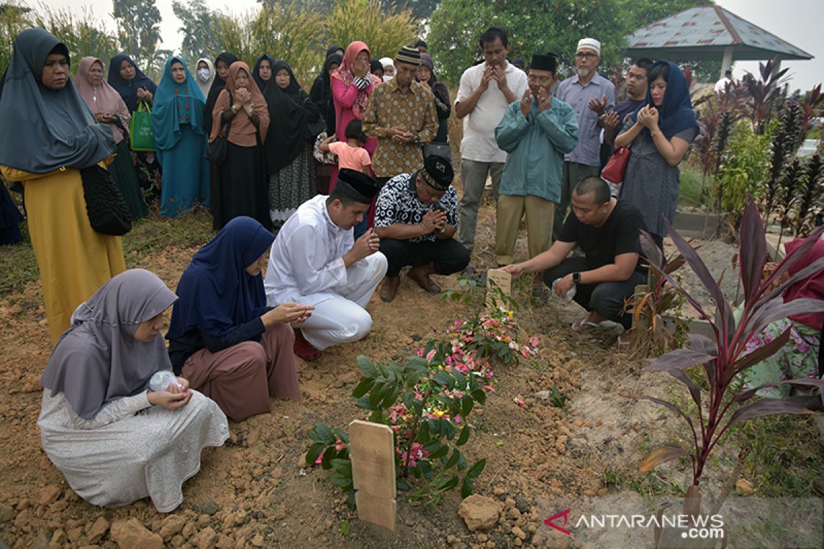 Seorang warga Pekanbaru meninggal diduga akibat asap Karhutla