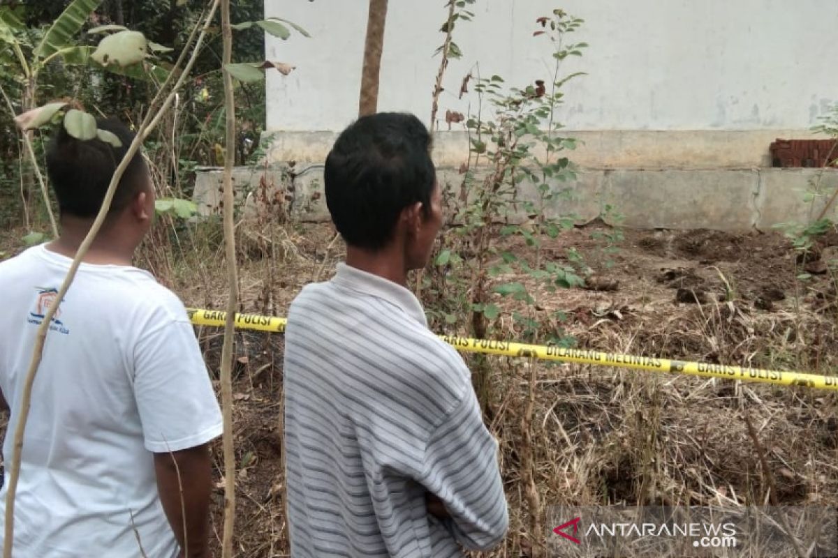 Polisi selidiki penemuan empat tengkorak manusia di belakang rumah warga