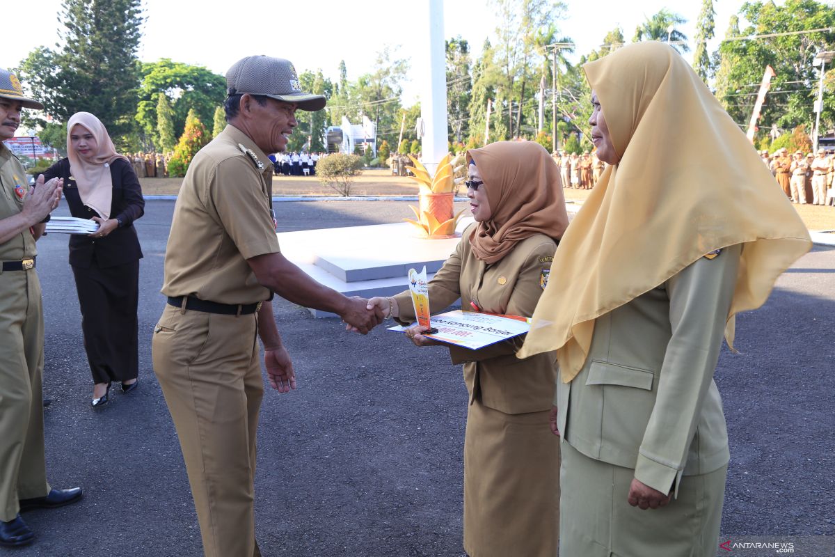 Tanah Laut  juara kedua Festival Wisata Budaya Pasar Terapung