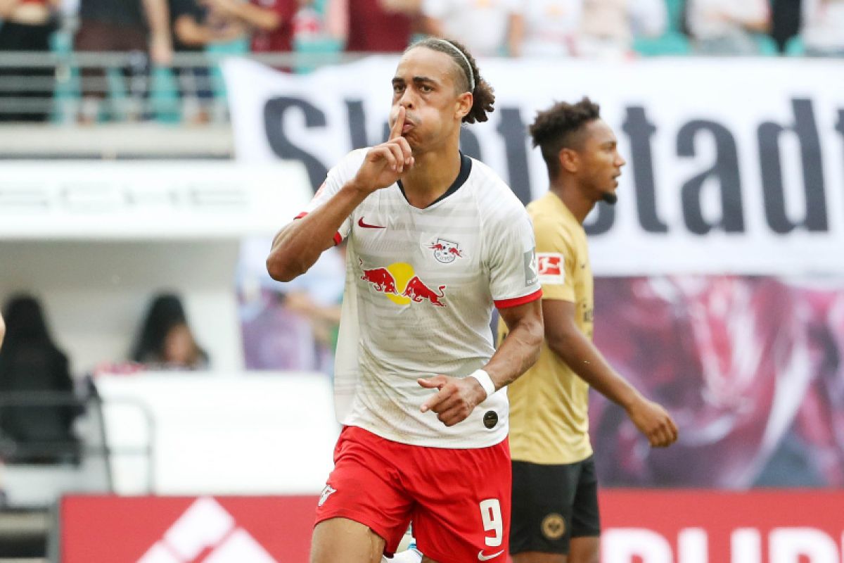 Leipzig permalukan Frankfurt 2-1