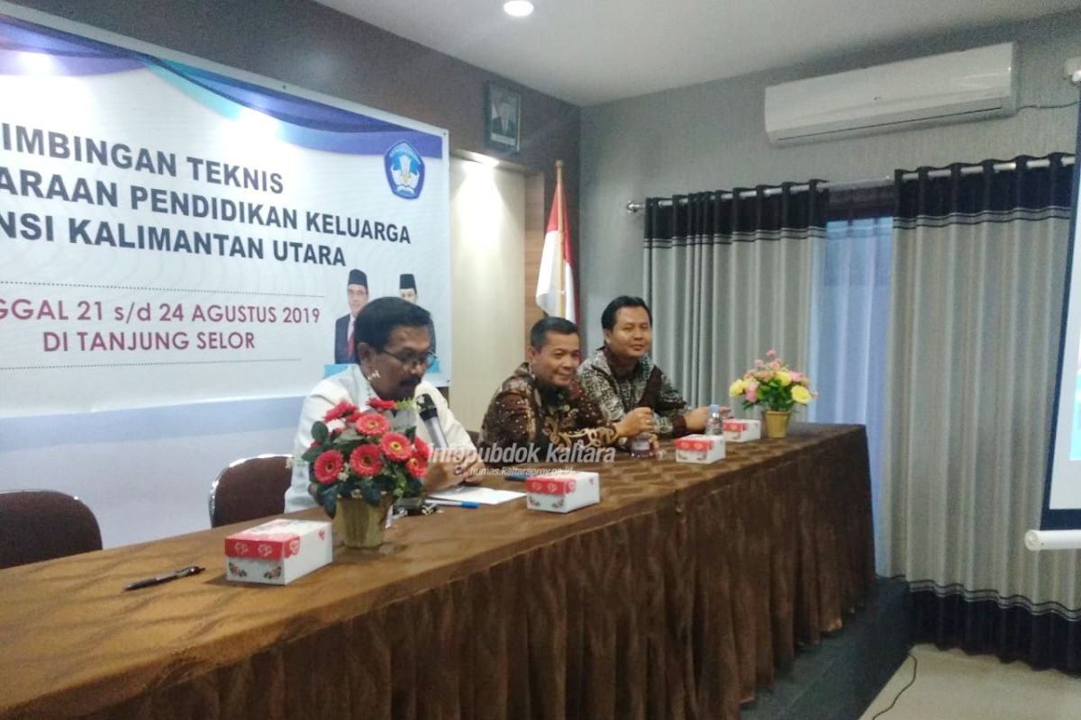 Perkuat Pendidikan Keluarga, Pemprov Gelar Bimtek