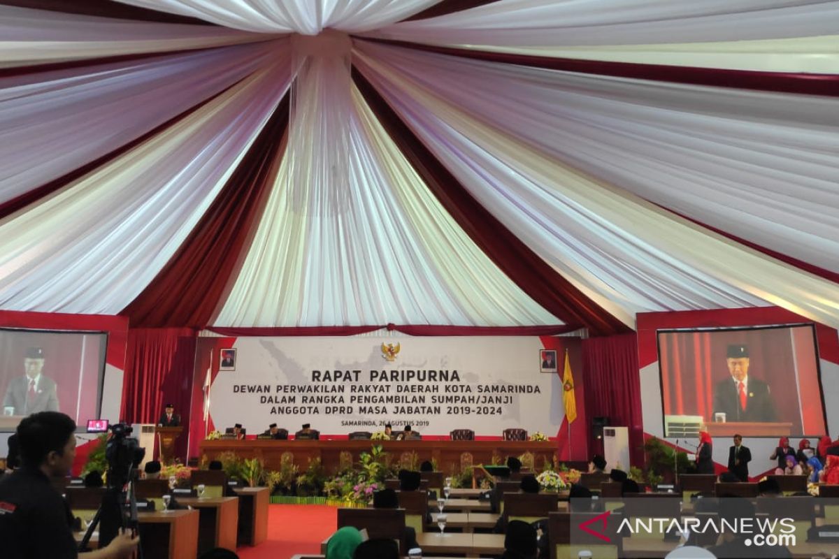 Calon terpilih anggota DPRD Samarinda dilantik sebagai wakil rakyat