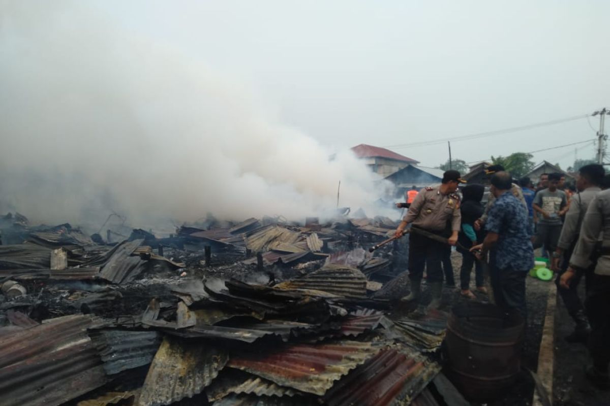 Kebakaran di Seberang Tembilahan, 15 rumah dan satu gudang kopra hangus terbakar