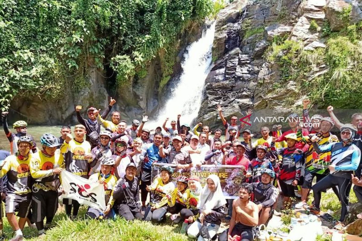 Air terjun kembar di Tapanuli Selatan yang tak banyak orang tahu