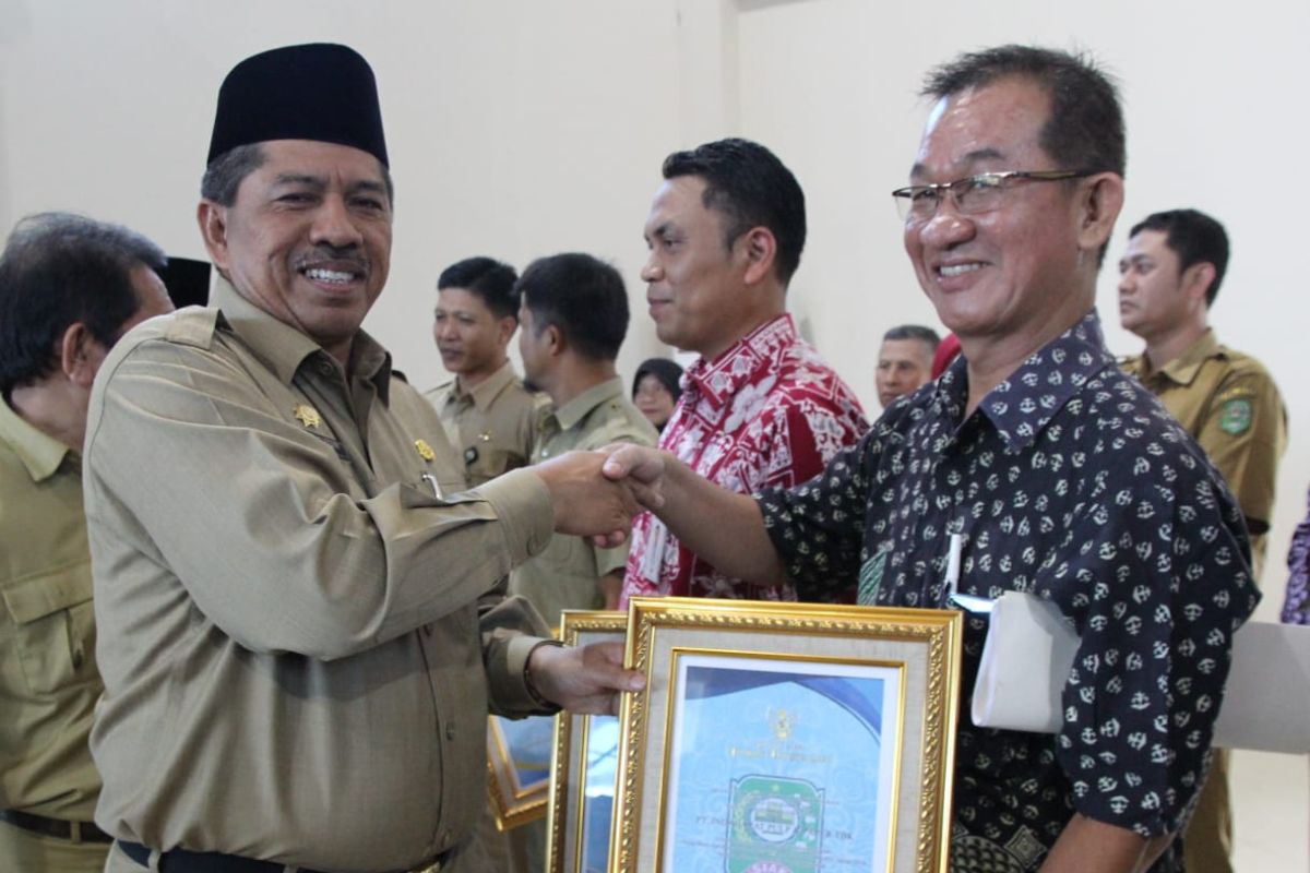 Pekan Panutan PBB-P2, Bupati Siak serahkan 95 penghargaan