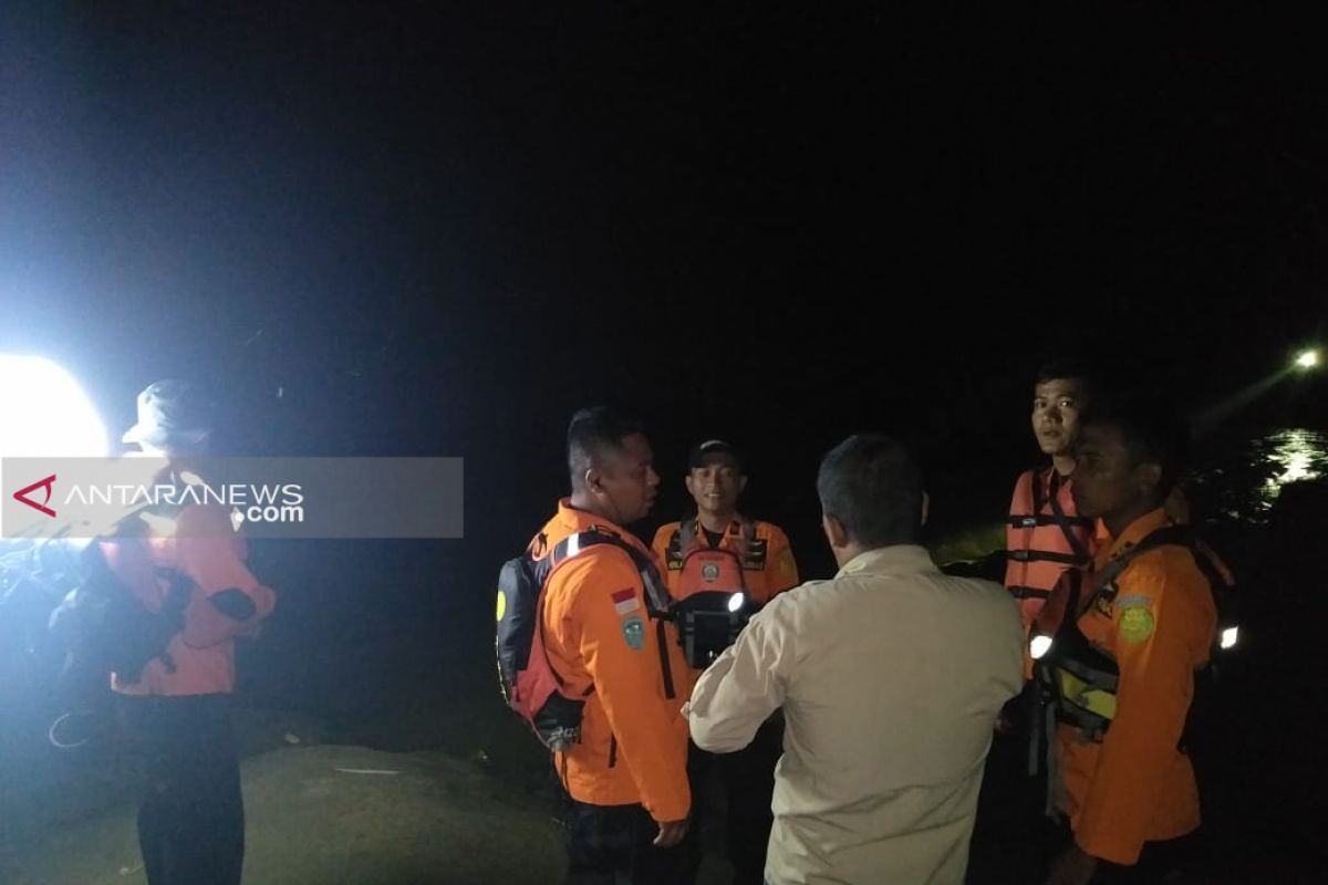 Terseret arus sungai Belawan, bocah 11 tahun hilang