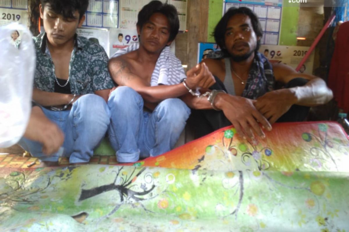 Tertangkap nyabu di kebun jagung, tiga pemuda ini tak berkutik ditangkap polisi