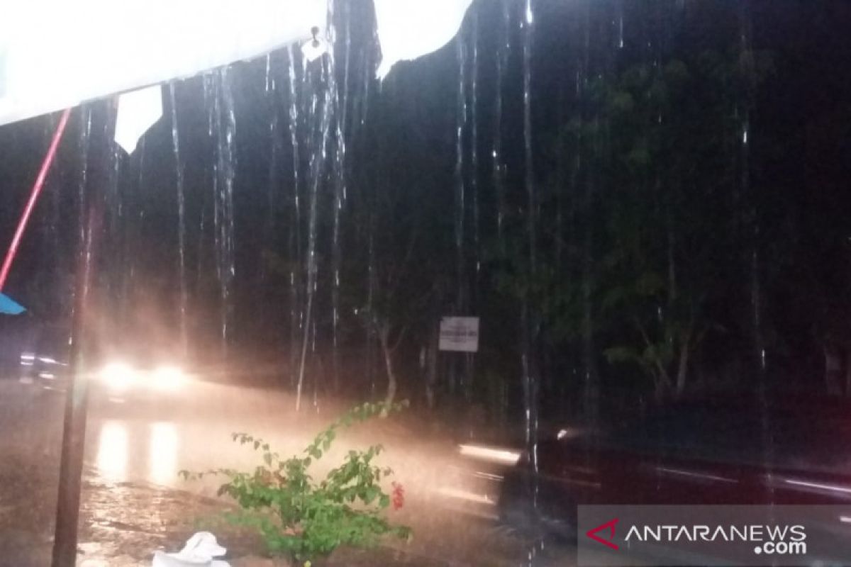 Sabtu akhir pekan, empat wilayah Jakarta diperkirakan hujan lokal