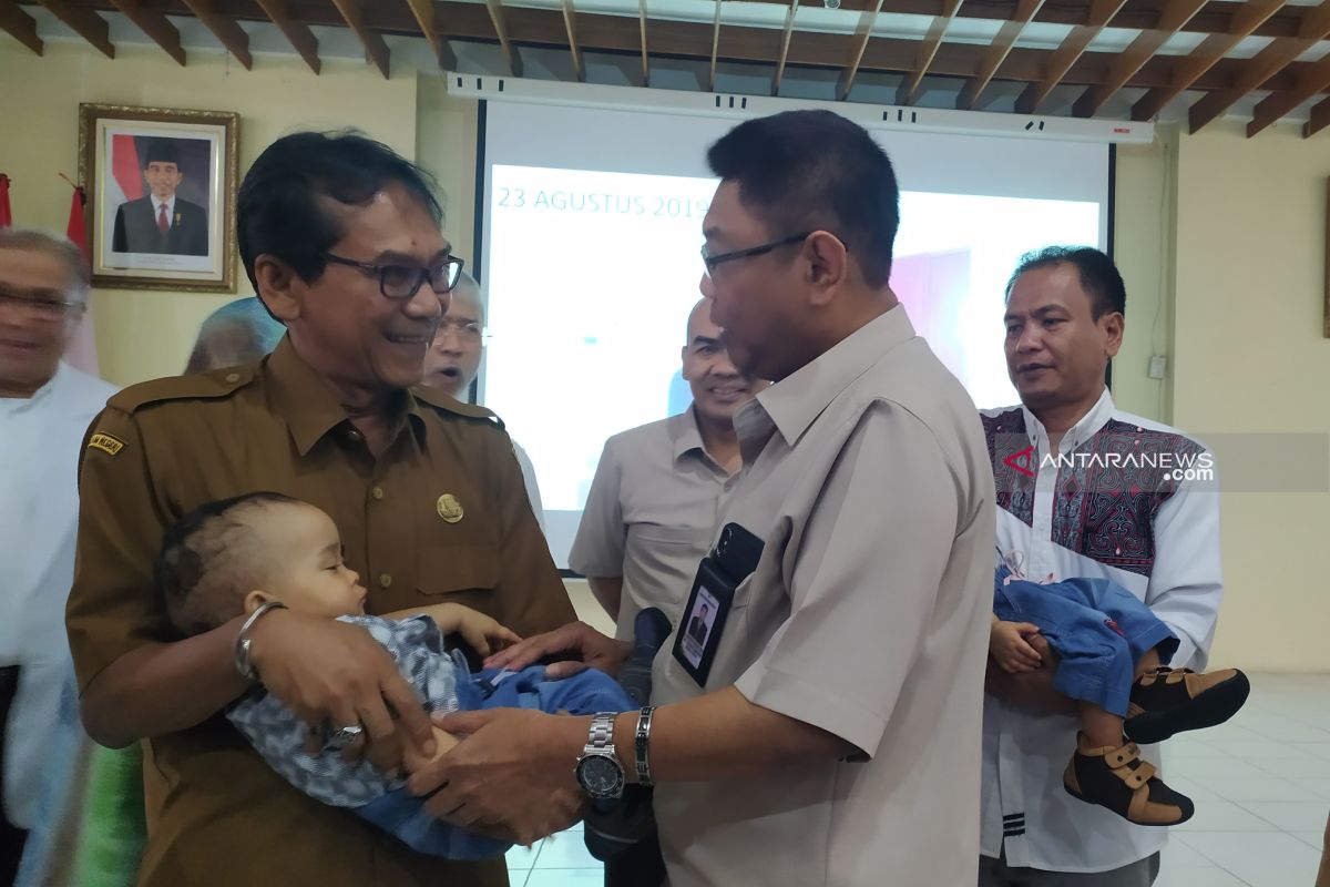 Dirut RSUP Adam Malik berhadap bayi Adam dan Malik bisa menjadi dokter