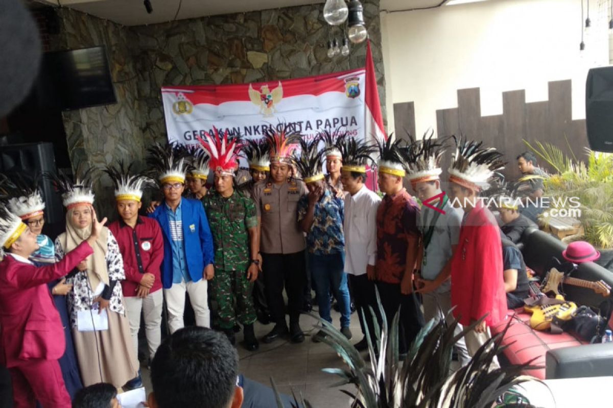 Masyarakat Tulungagung galang gerakan NKRI cinta Papua