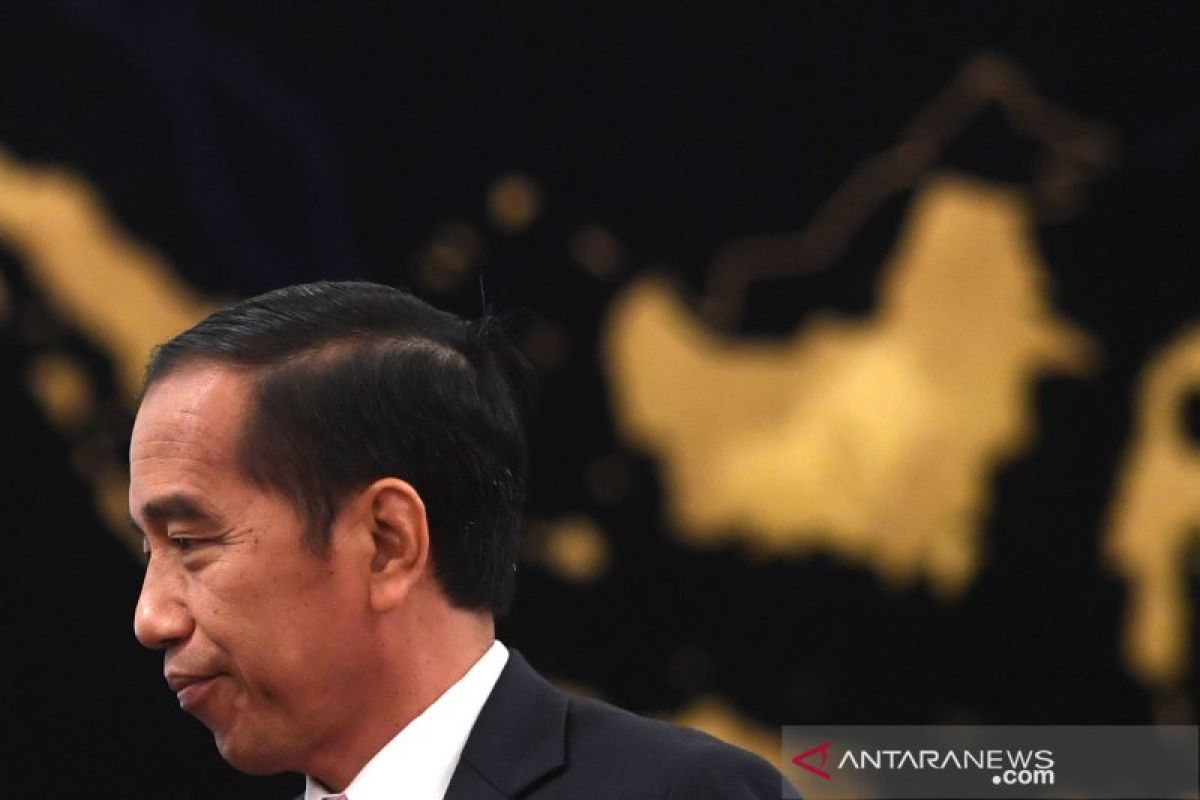 Hadapi tantangan bangsa diperlukan strategi dan regulasi, kata Jokowi