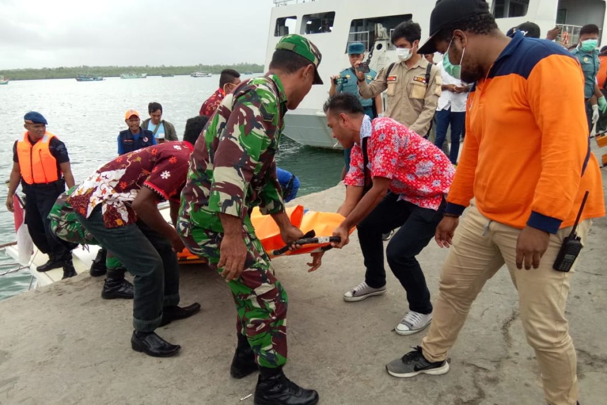 23 ABK KM Mina Sejati yang bentrok masih hilang