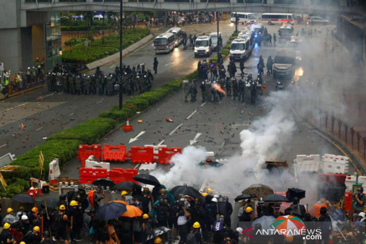 Kerusuhan Hong Kong jadi lebih serius, tapi pemerintah yakin kendalikan