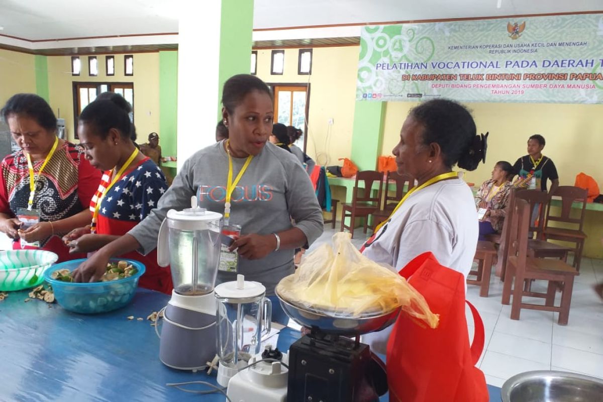 Kemenkop dan UKM genjot potensi produk khas Bintuni