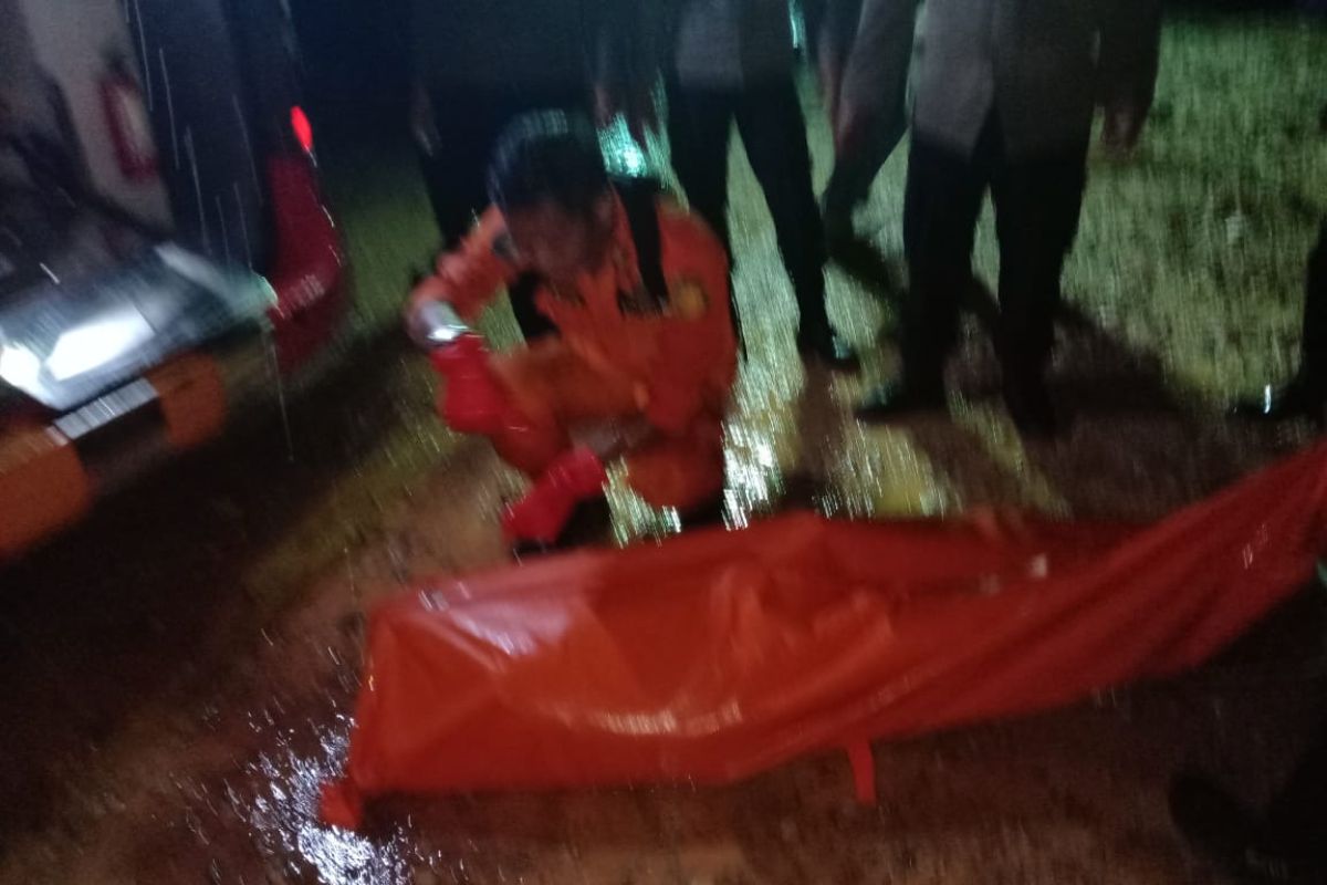 Tim SAR temukan jenazah petugas Satpam yang jatuh di laut