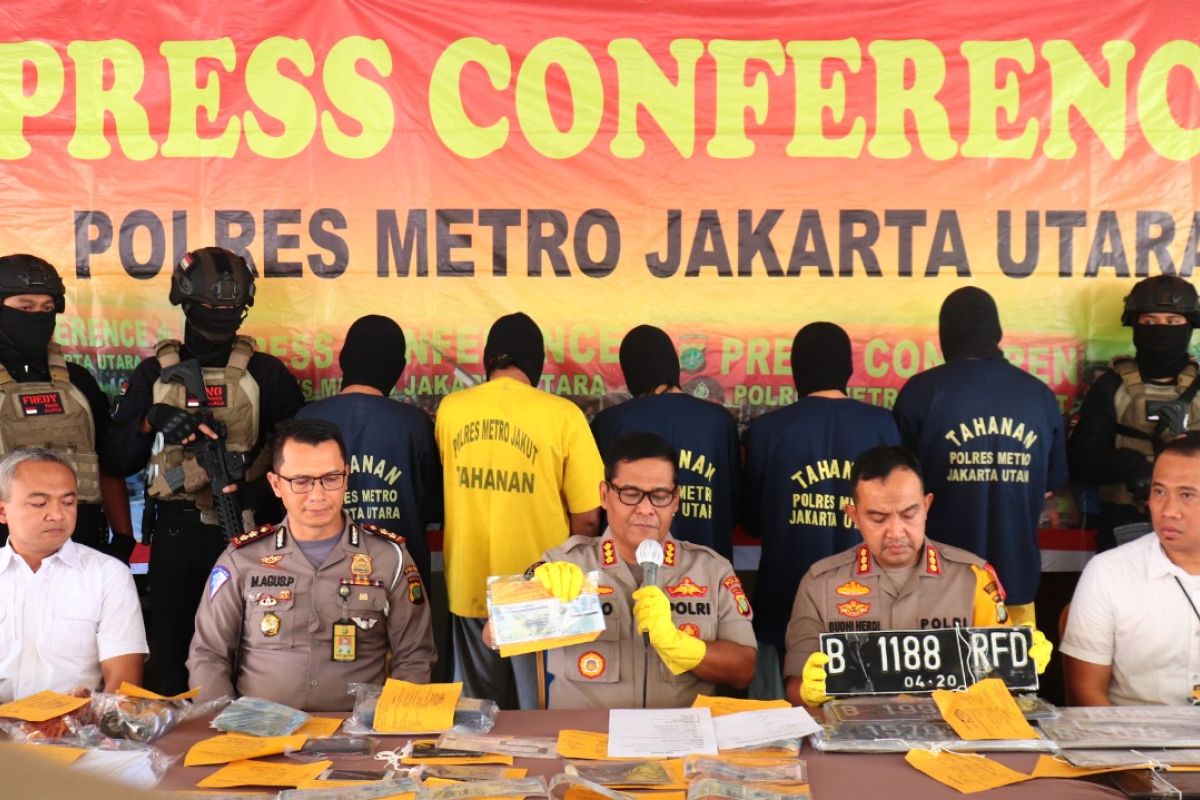 Satreskrim Polres Jakarta Utara bongkar jaringan pemalsu plat nomor dinas