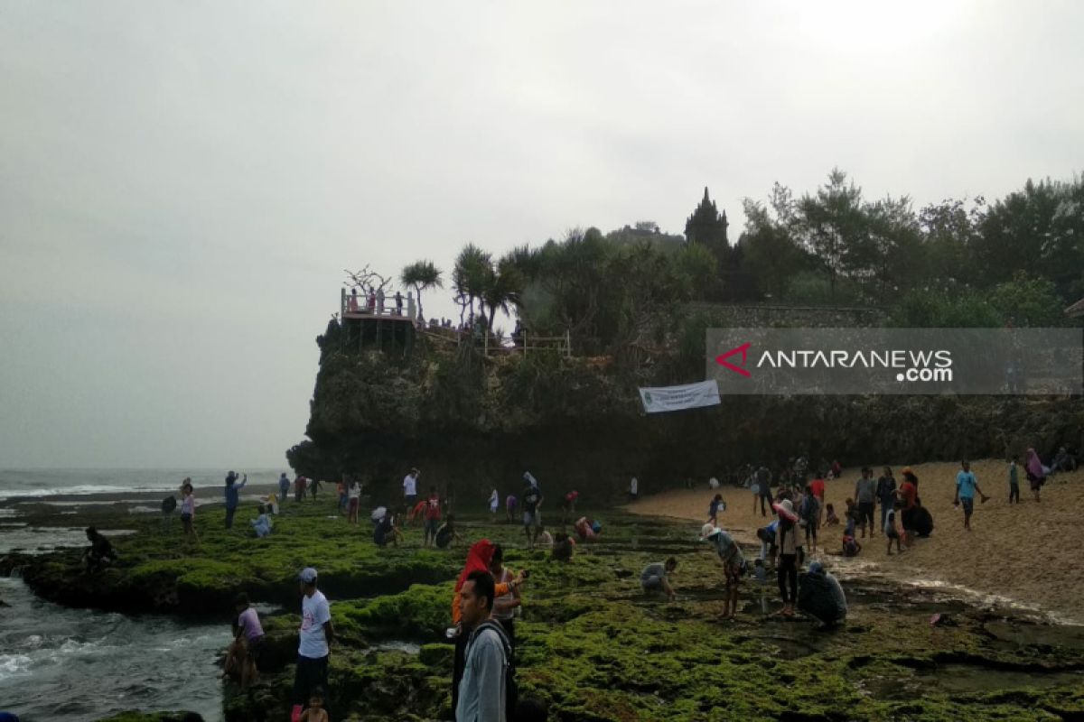 Pemkab Gunung Kidul anggarkan puluhan miliar untuk menata pantai selatan