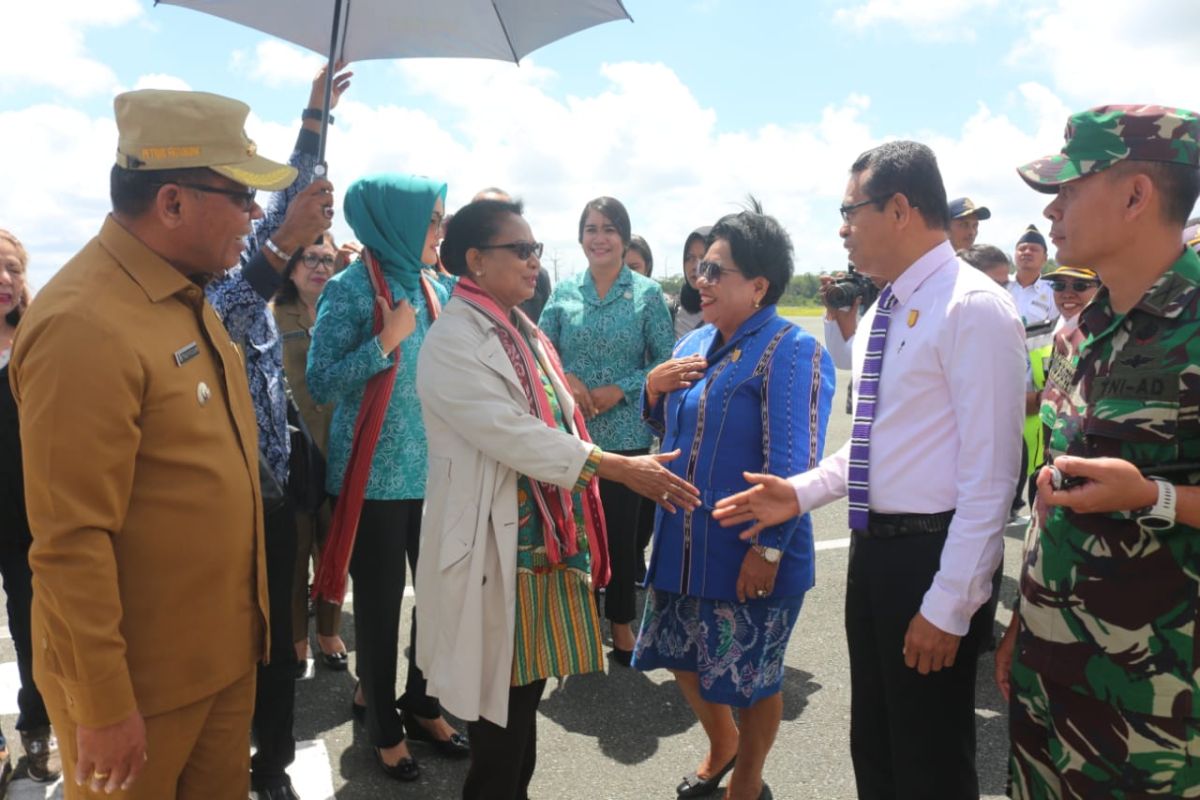 Yohana Yembise kampanye stop KDRT di Kepulauan Tanimbar