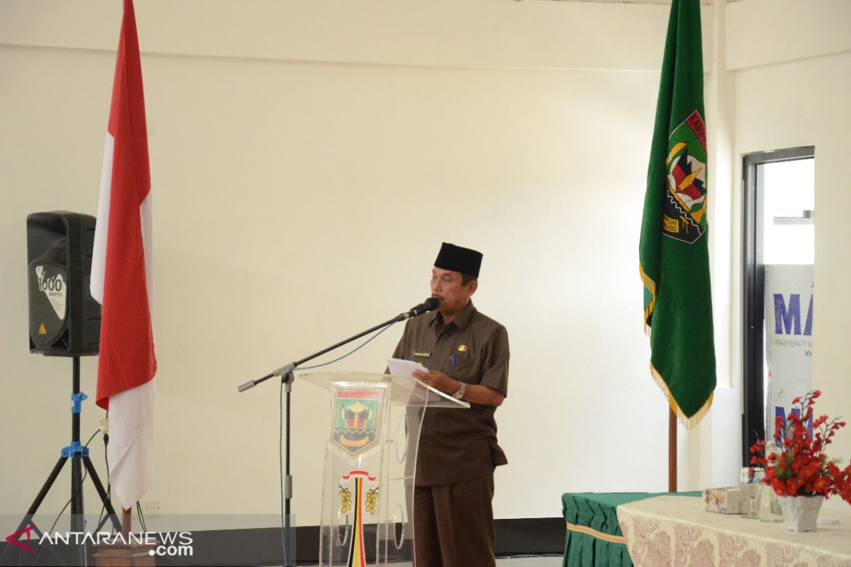 100 ditargetkan, hadir 300 peserta tentang sosialisasi perlindungan anak