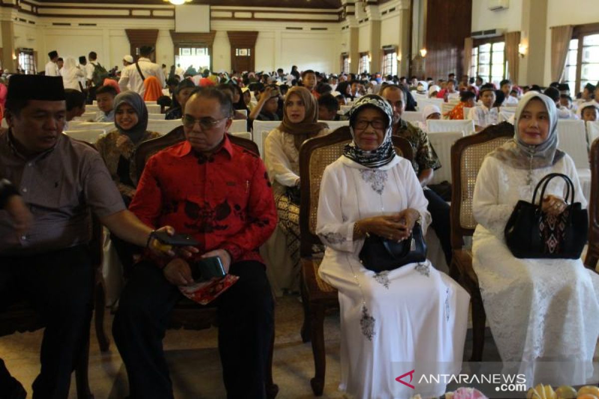 Anak yatim di Solo ikuti doa untuk Indonesia