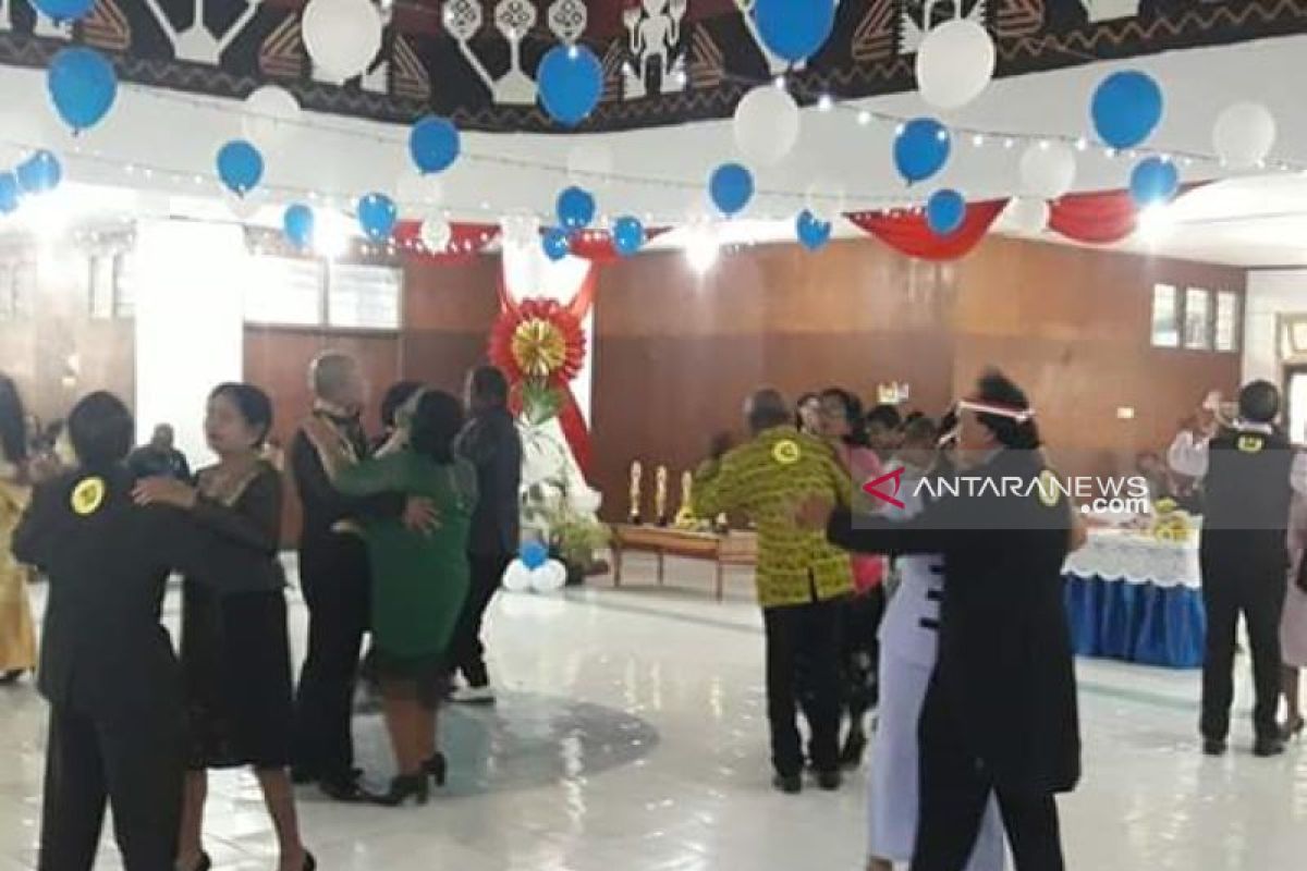 Kupang gelar lomba dansa para lansia peringati HUT RI