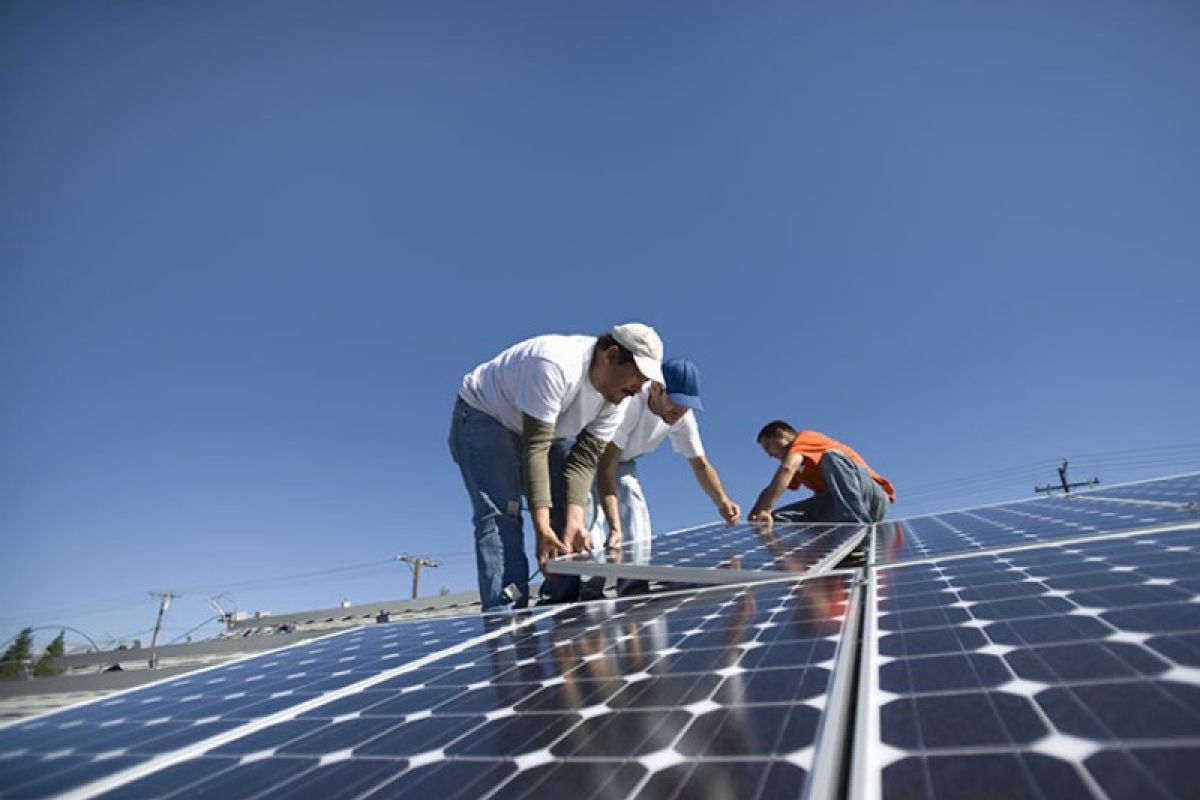 Pioneering research on renewable energy garners APEC prize