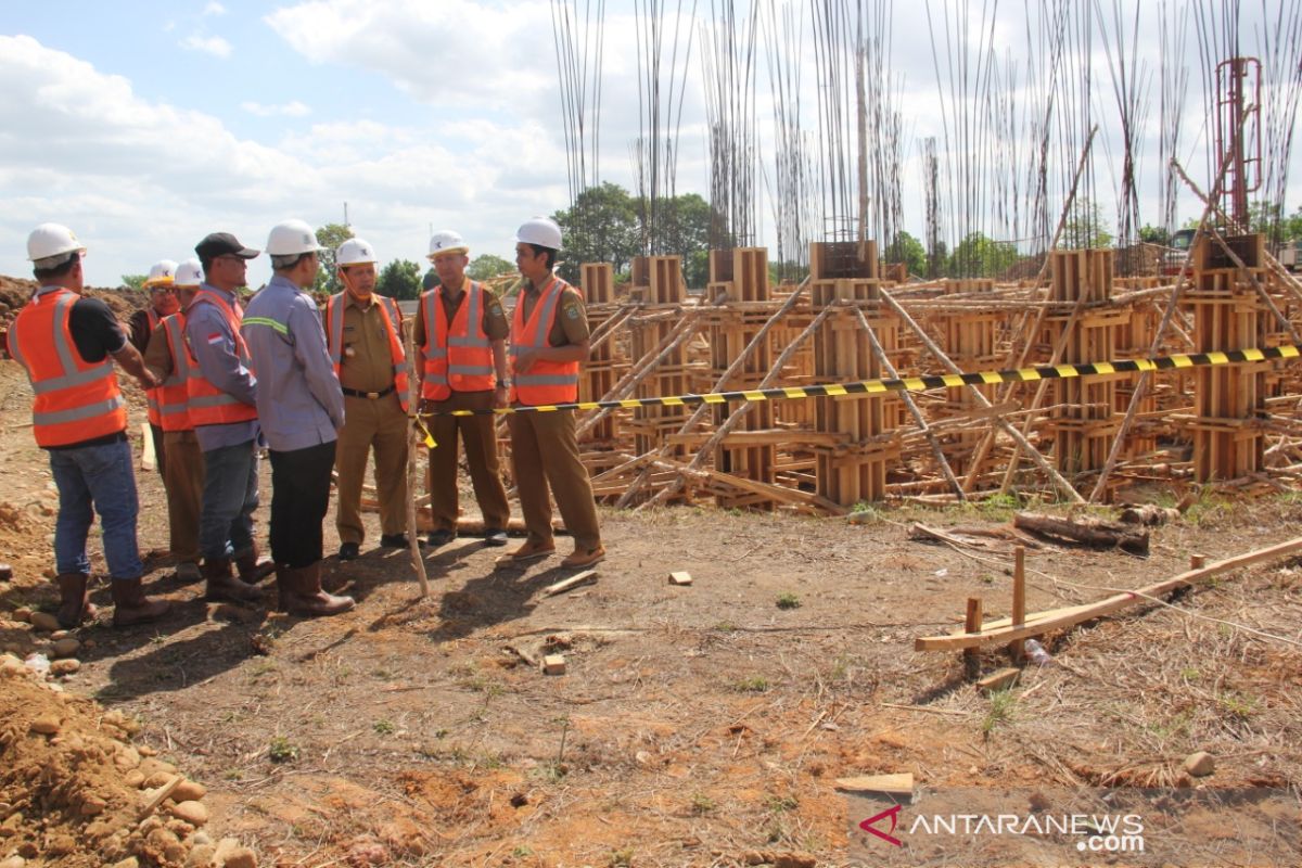 Tapin Bangun tiga gedung perkantoran