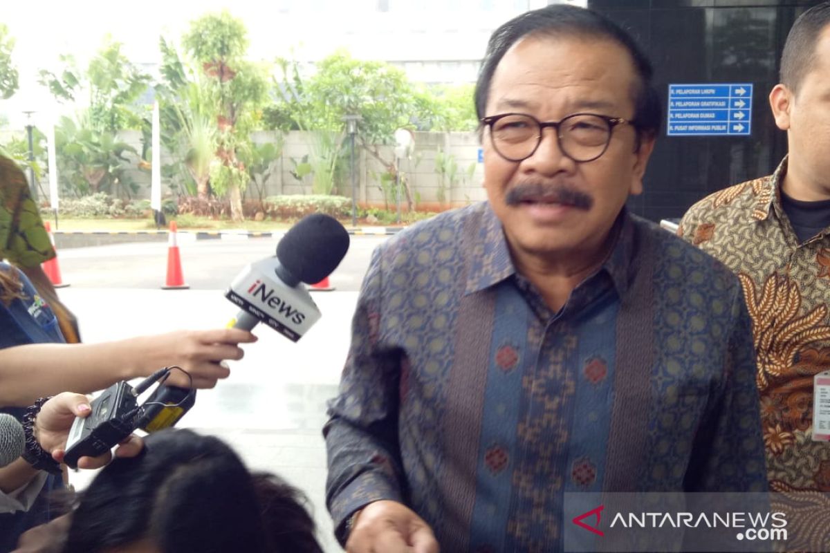 Mantan Gubernur Jawa Timur Soekarwo diperiksa KPK