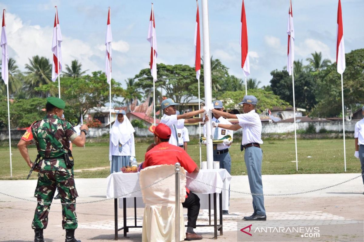 Kesbangpol Payakumbuh gelar lomba upacara bendera tumbuhkan nilai-nilai budaya bangsa