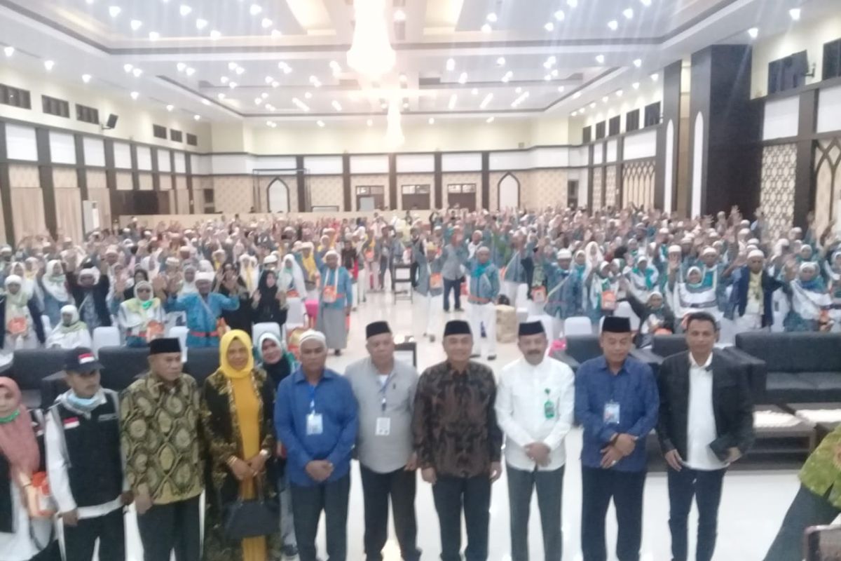 Kepala KKP Makassar terima jamaah haji kloter 14 debarkasi Makassar