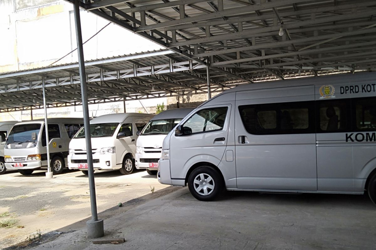 Empat minibus disediakan untuk DPRD Banjarmasin yang baru