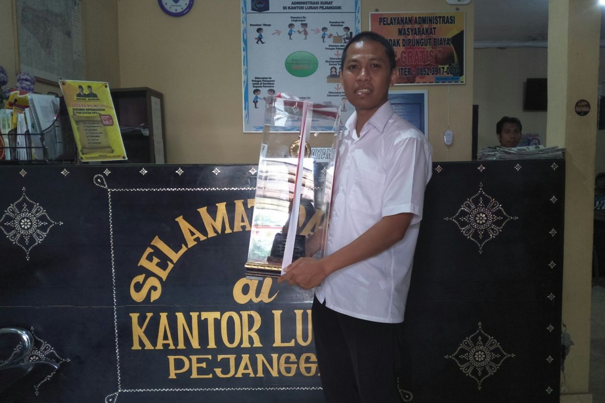 Kelurahan Pejanggik Mataram menerapkan aplikasi pelayanan "pro edit"
