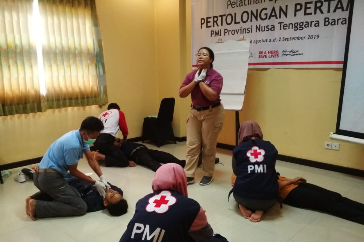 Sukarelawan PMI NTB belajar spesialisasi pertolongan profesional